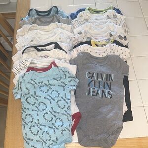 18 baby boy bodysuits (0-3/3month)